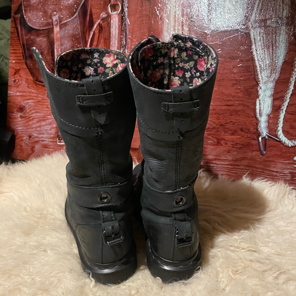 Dr Martens tall green leather boots - Picture 3 of 8